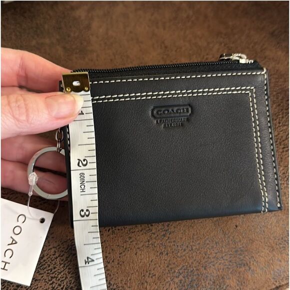 NWT COACH LEATHER CARD CASE BLACK w/CONTRAST STITCH MINI SKINNY KEY CHAIN 40065 - Picture 10 of 11